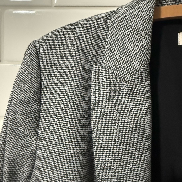 H&M Elegant Black & White Suit Jacket - Picture 3 of 4